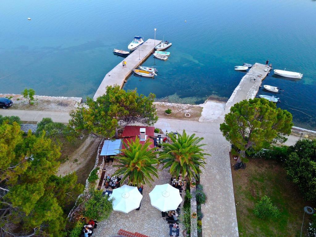 Gorgonia Suites In Verunić エクステリア 写真